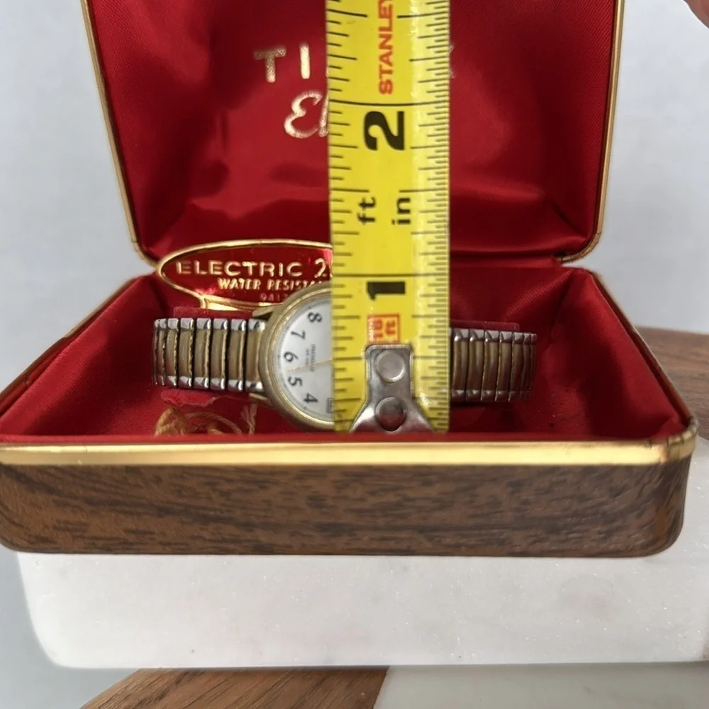 Vintage 1970s Timex Electronic Women's Watch Untested Clean battery In Box LotW1